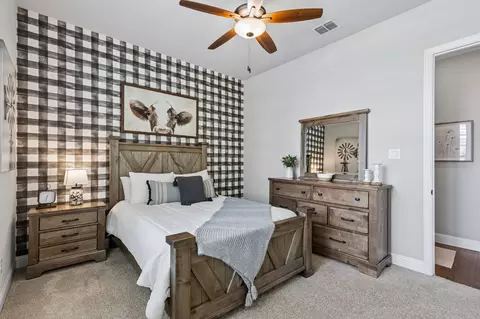 Bedroom - 1828 Quiet Oak Pl, Aledo, TX 76008 photo 4 of 6