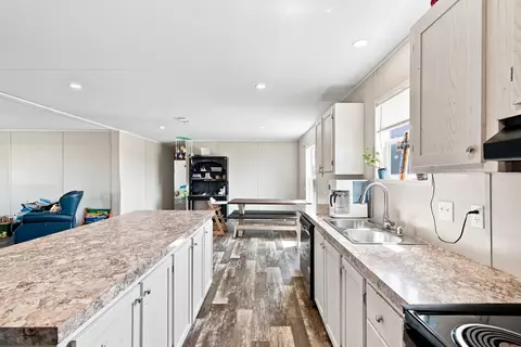 Kitchen - 126 Common Way, Boyd, TX 76023 photo 3 of 3