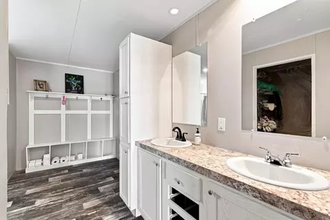 Bath - 126 Common Way, Boyd, TX 76023 photo 1 of 3
