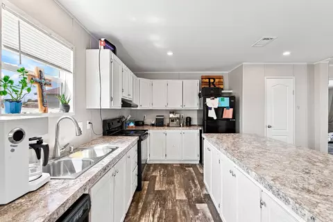 Kitchen - 126 Common Way, Boyd, TX 76023 photo 2 of 3
