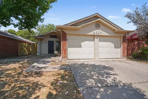 4747 Poppy Dr E, Fort Worth, TX 76137