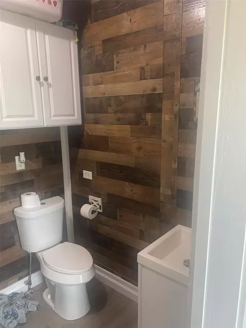 Bath - 1717 Cr 178 Rd, Bangs, TX 76823 photo 3 of 3