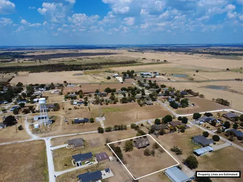 510 E Tower St, Frost, TX 76641