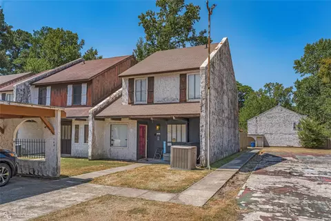 748 Highland Square Dr, Shreveport, LA 71107