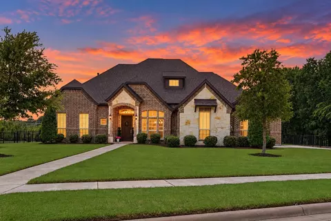204 Falcon Point Dr, Heath, TX 75032