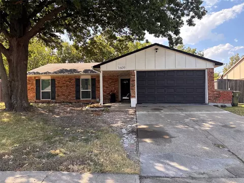 1609 Lyric Dr, Garland, TX 75040