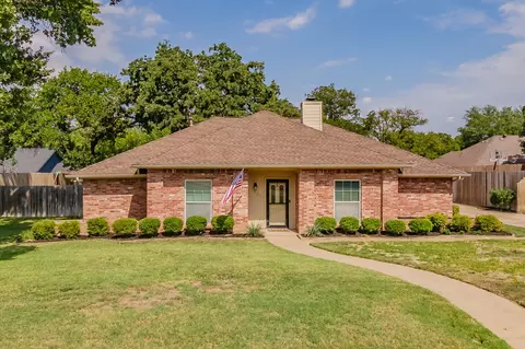 7317 Tipperary Ct, North Richland Hills, TX 76182