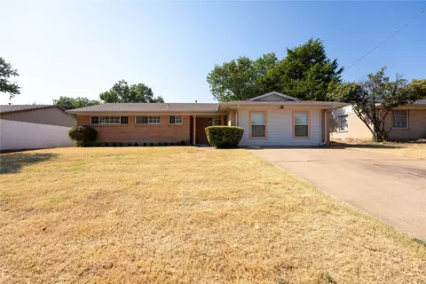 818 Emberwood Dr, Dallas, TX 75232