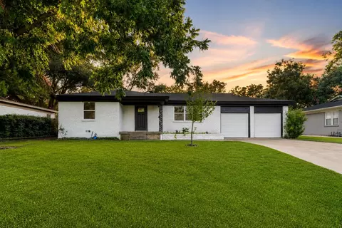 1026 Park Center St, Benbrook, TX 76126
