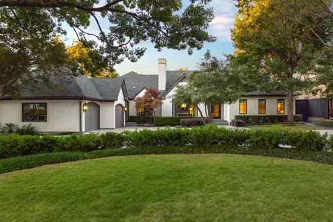 6039 Waggoner Dr, Dallas, TX 75230