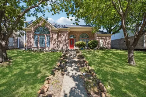 8109 Pickard Dr, Rowlett, TX 75088