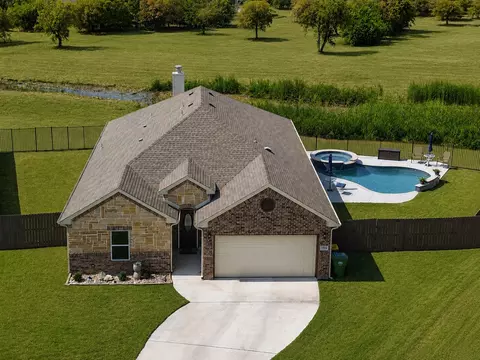 7924 Wilson Cliff Ct, White Settlement, TX 76108