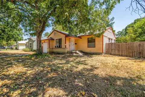 11102 Barbarosa Dr, Dallas, TX 75228