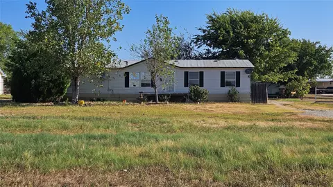 8913 Holly Rd, Alvarado, TX 76009