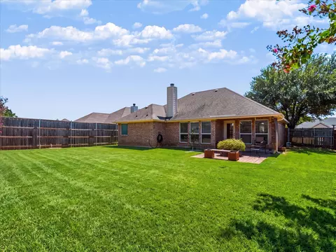 732 Countryside Dr, Aubrey, TX 76227