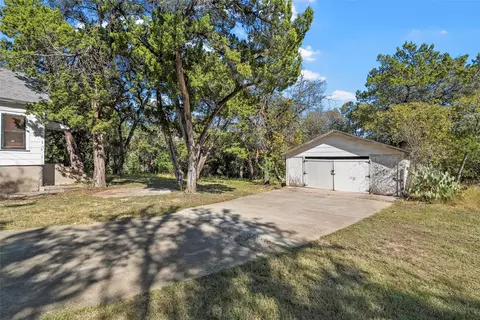 Exterior - 2623 N 15th A St, Waco, TX 76708 photo 4 of 4