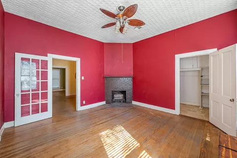 Living - 2623 N 15th A St, Waco, TX 76708 photo 2 of 3