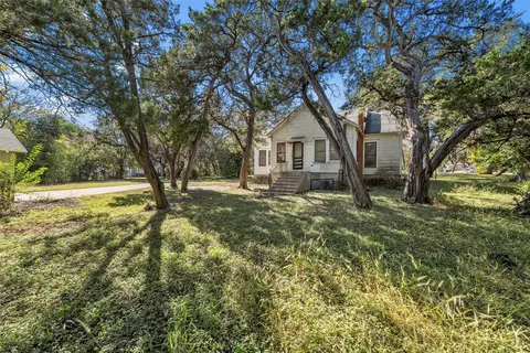 Exterior - 2623 N 15th A St, Waco, TX 76708 photo 2 of 4