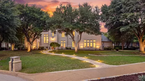 6704 Blair Ct, Benbrook, TX 76132