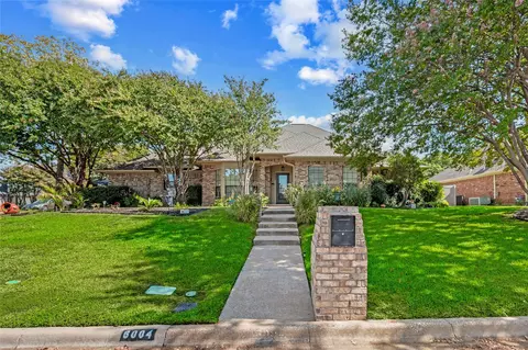 6004 Lakehurst Dr, Arlington, TX 76016