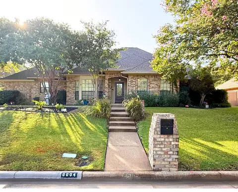 6004 Lakehurst Dr, Arlington, TX 76016