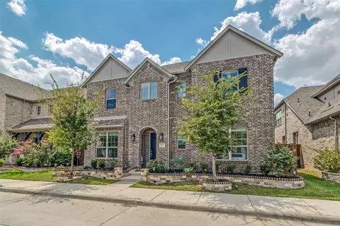 12679 Royal Oaks Ln, Farmers Branch, TX 75234