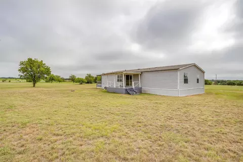 9064 Summit Ct E, Cleburne, TX 76033 photo 34