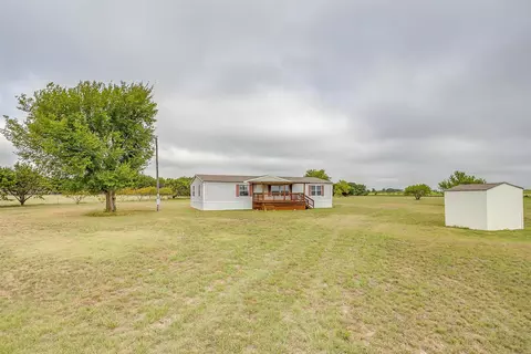 9064 Summit Ct E, Cleburne, TX 76033 photo 8
