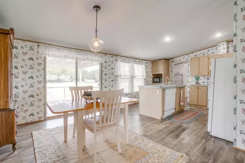 9064 Summit Ct E, Cleburne, TX 76033 photo 14