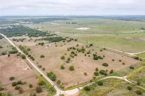 9064 Summit Ct E, Cleburne, TX 76033 photo 6