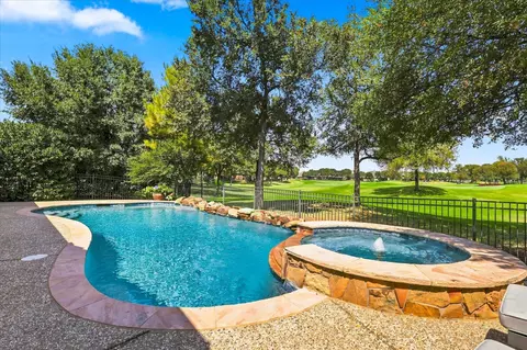 9355 Blanco Dr, Lantana, TX 76226