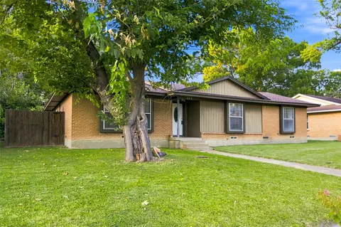 111 W Kenwood Dr, Garland, TX 75041