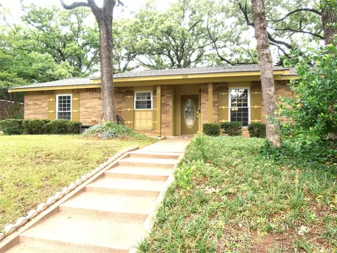 2911 Norwood Ln, Arlington, TX 76013