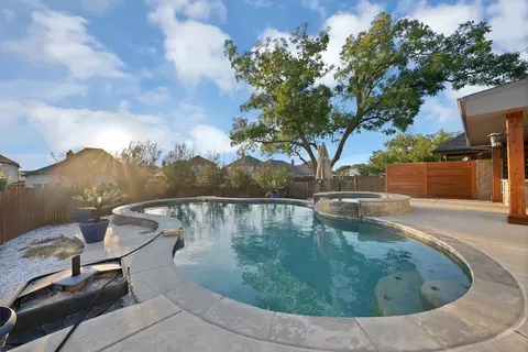 125 Colonial Dr, Joshua, TX 76058
