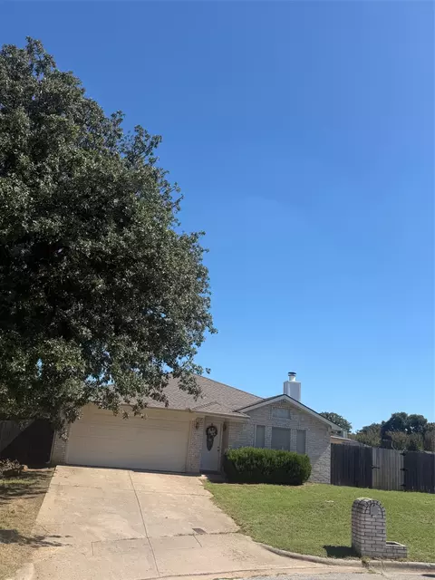 202 Lancelot Dr, Weatherford, TX 76086