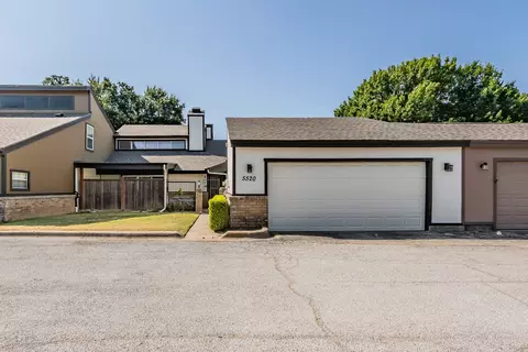 5520 Willow Cir, Fort Worth, TX 76112