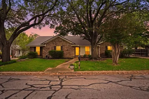 4604 Clay Court Ln, Arlington, TX 76017