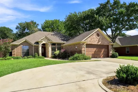 2105 Fair Oaks Dr, Bridgeport, TX 76426