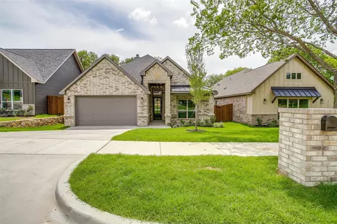 3221 NW 25th St, Fort Worth, TX 76106