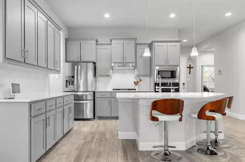 Kitchen - 1501 Razorbill Rd, Denton, TX 76205 photo 5 of 7