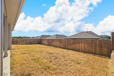 Exterior - 1501 Razorbill Rd, Denton, TX 76205 photo 5 of 6