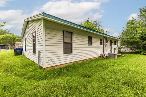 Exterior - 1516 Bryan Ave, Waco, TX 76708 photo 3 of 3