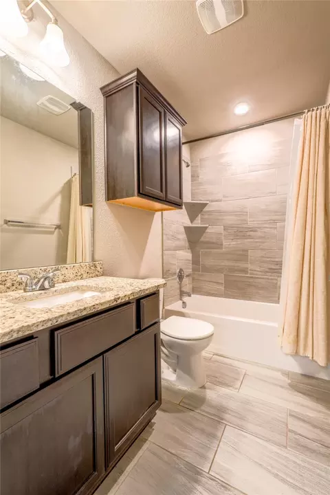 Bath - 10617 Langham Dr, Waco, TX 76708 photo 4 of 4