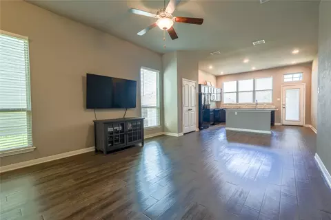 Living - 10617 Langham Dr, Waco, TX 76708 photo 2 of 6