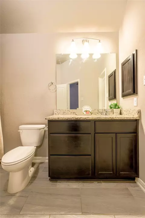 Bath - 10617 Langham Dr, Waco, TX 76708 photo 3 of 4
