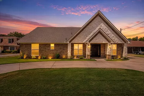 4100 Apache Trail Ct, Granbury, TX 76048