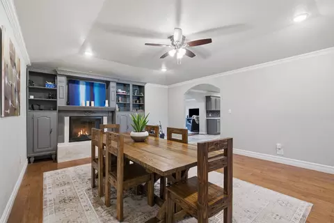 Dining - 917 E Worth St, Grapevine, TX 76051 photo 1 of 1