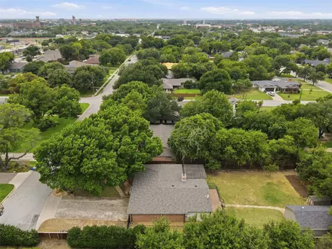 View/Area - 917 E Worth St, Grapevine, TX 76051 photo 5 of 7