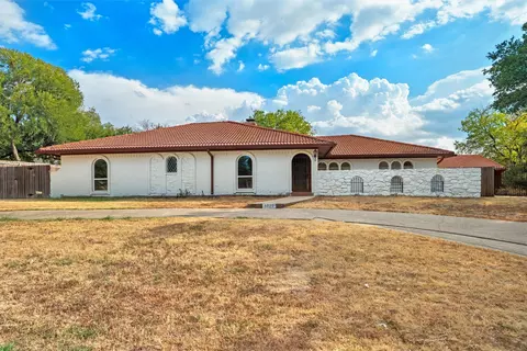 6020 Lantana Ln, Fort Worth, TX 76112