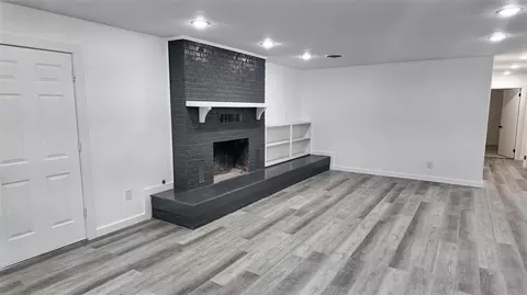 Living - 103 W 1st St, Hooks, TX 75561 photo 1 of 3